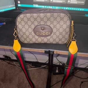 Gucci Messenger Supreme Bag